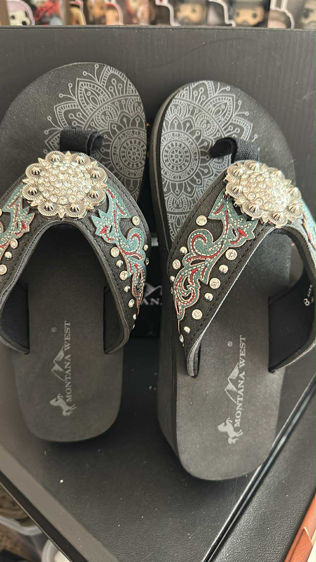 Blue Conch Flip Flops SIZE 9