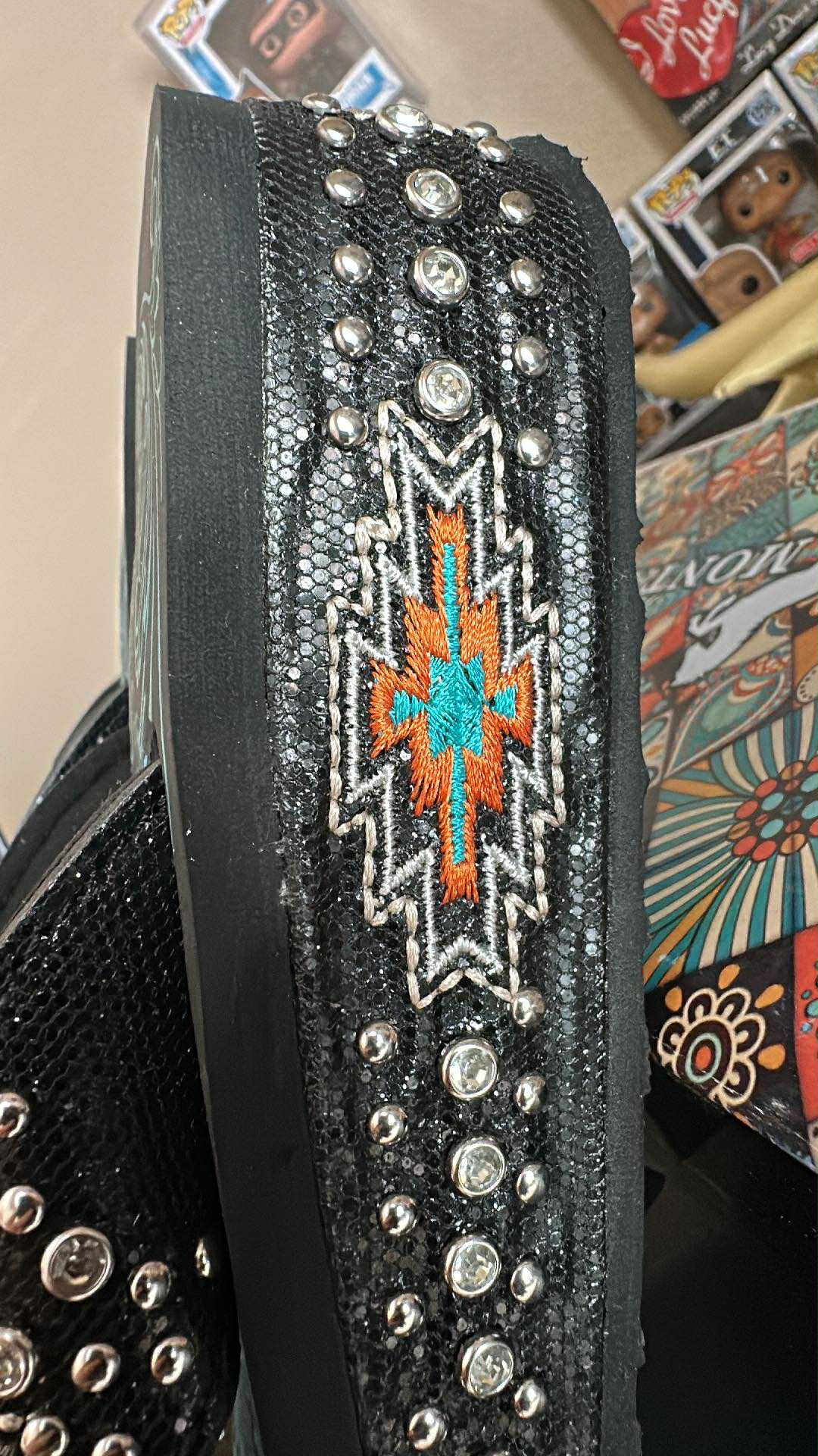 Montana West Aztec Style SIZE 9